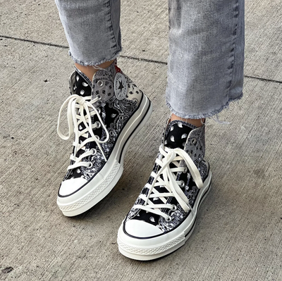 Кеды Конверс Бандана высокие 169880c на ногах фото