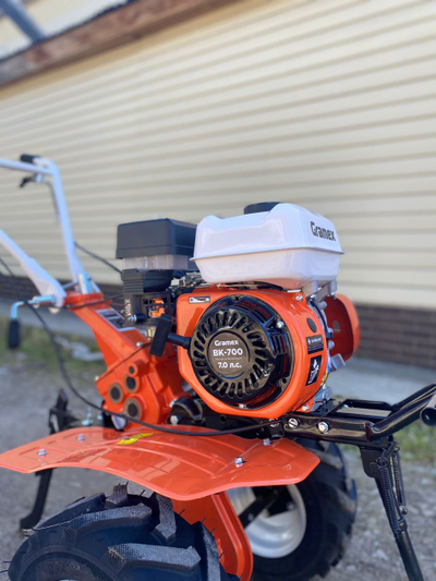 Мотоблок бензиновый Gramex BK-700 , колеса: 4*8, 63,5 кг, 7 лс, бак 3,6л/0,6л, глубина обработки 150-300 мм