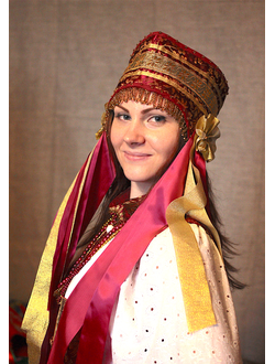 Кокошник красный с лентами