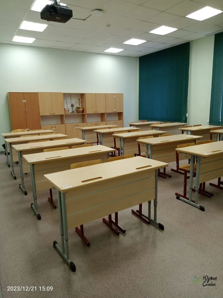 Стол ученический на плоскоовальной трубе ДУ-25