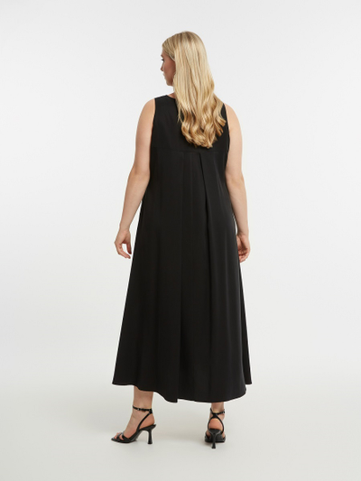 Нарядное платье с кружевом