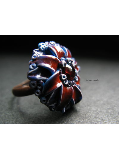 Необычное кольцо "Волшебникум" с гранатовой вставкой