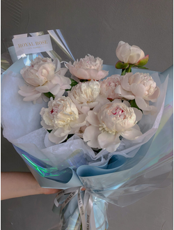 9 кудрявых пионов