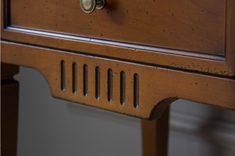 Тумба прикроватная с 2 ящиками на высоких ножках.