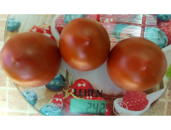 Томат Маленькое черное сердце