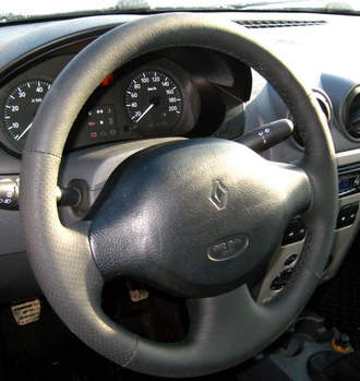 Кожаная накладка на руль Renault Logan I (LS) (2004-2009), Renault Clio II (B/C/B0/1) (1998-2001), Dacia Logan I (SD) (2004-2012), черная