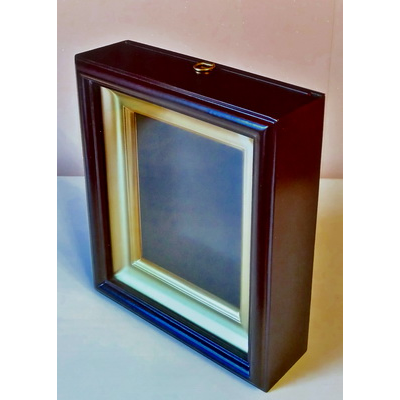 Киот деревянный с рамой "под золото" для иконы формата 13х16см.