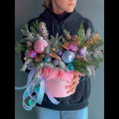 Композиция с елью &quot;Баббл гам&quot;