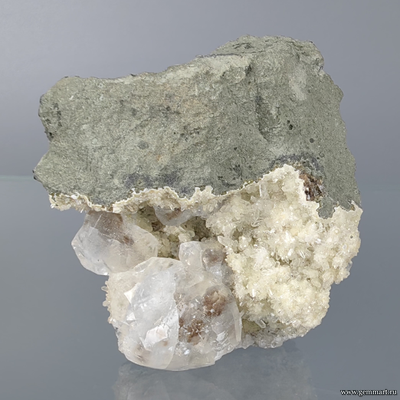 Кальцит, халцедон. Индия.  56*50*32мм