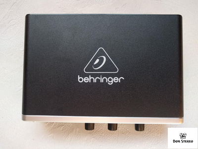 BEHRINGER UMC22 Внешняя звуковая карта