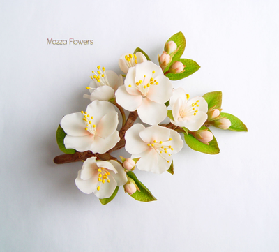 Брошь с яблоней "Нежнее нежного".