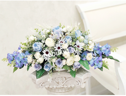 Композиция в голубых тонах