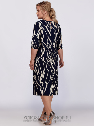 Элегантное платье прямого силуэта