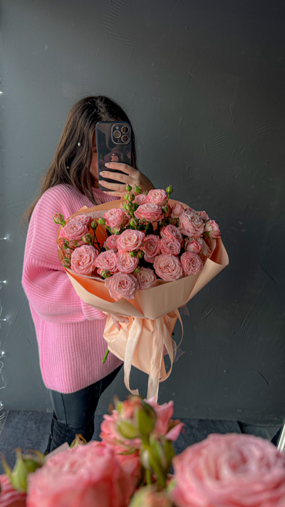 Букет пионовидных роз (7 веток)