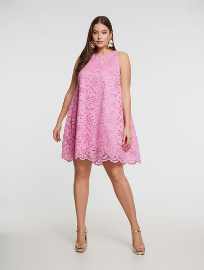 Платье из гипюра розовое