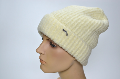 italyanskaya-shapka-iz-kashemira-zima-2024-2025-vitsio