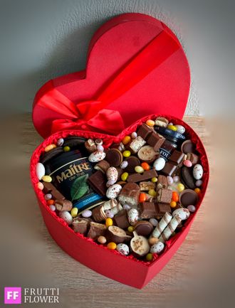 Коробка со сладостями №10 в Ростове-на-Дону | FRUTTI FLOWER