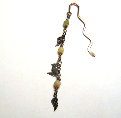Закладка "Крылья" с агатом и бисером