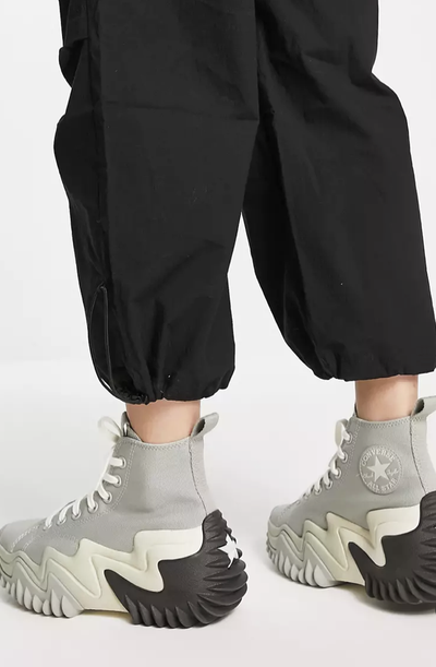 Как выглядят вживую кеды Converse Run Star Motion Hi Top Grey серые высокие на платформе