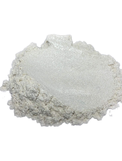 Серебристо-белые