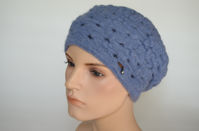 goluboy-beret-vyazaniy-iz-mokhera-i-alpaka-vizio-italiya-6992