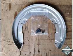 Кожух защитный заднего тормоза правый Mopar