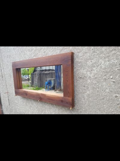 зеркало в раме из лиственницы