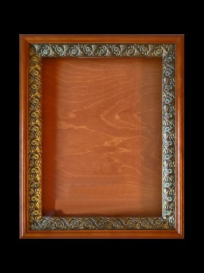 Киот деревянный с басменной рамой, декорированной оригинальными кристаллами "Swarovski" для иконы фо