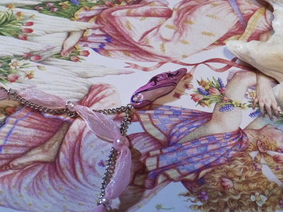 Короткое (под шейку) колье в стиле шебби-шик "Рассветная Жемчужина" с подвеской из холодного фарфора