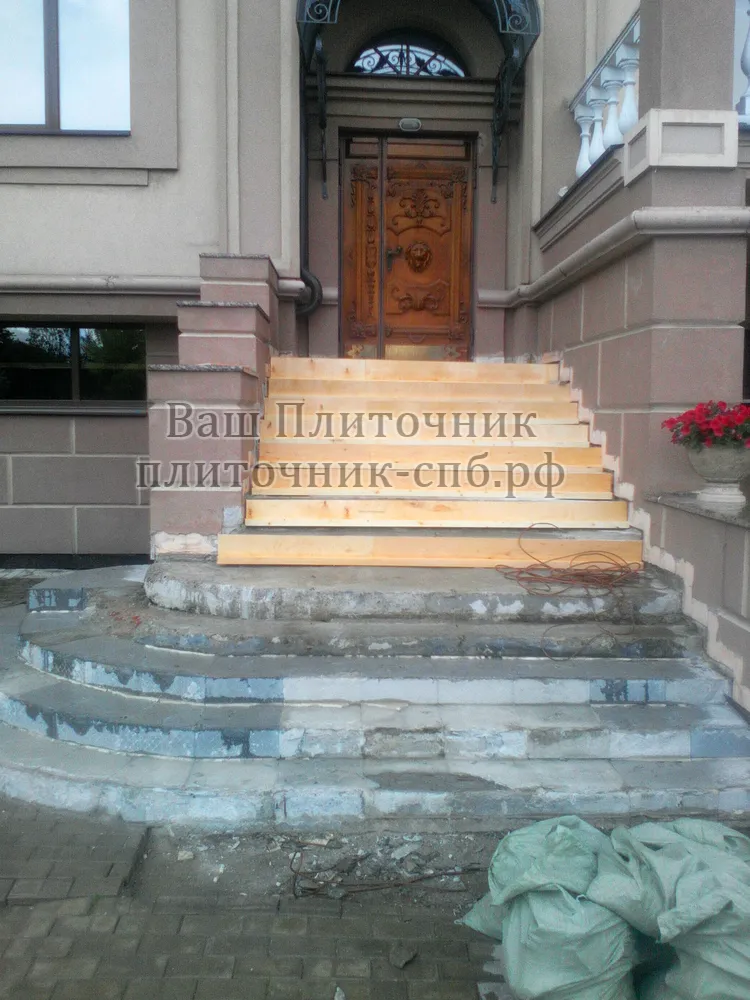 Восстановление лестницы. Облицовка ступеней лестницы клинкерной плиткой.