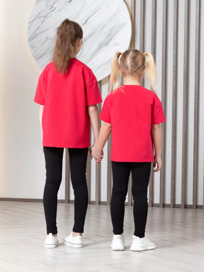 Футболка и леггинсы