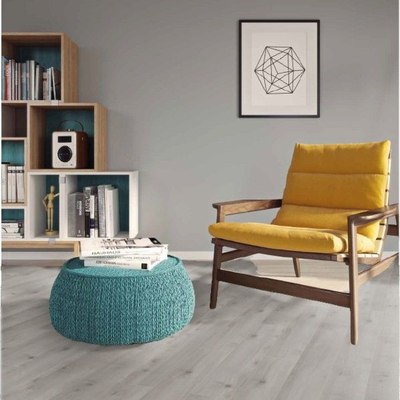 Ламинат Wineo Я создан, чтобы любить тебя в интерьере комнаты