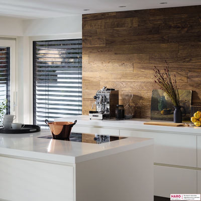 Стеновые панели Haro Дуб Barrique River 535627 в интерьере гостиной