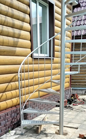 Лестница винтовая для улицы - Арт 05