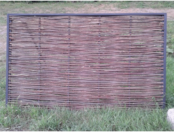 плетеный забор в рамке