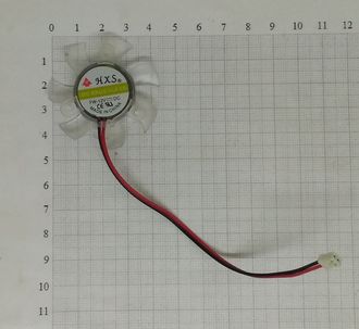 Вентилятор для видеокарты (3,7) с разъемом 2 pin, расстояние между креплениями 2,7*2*27 мм