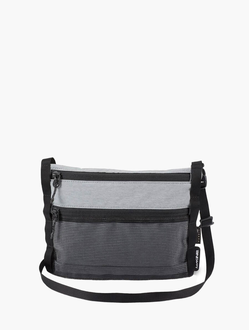 Dakine Travel Crossbody Bag Greyscale вид спереди