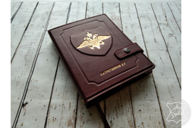 Кожаный ежедневник с гербом МВД РФ и именной надписью