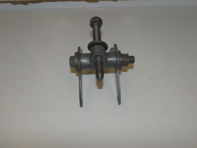 Заднее крепление двигателя С3Д