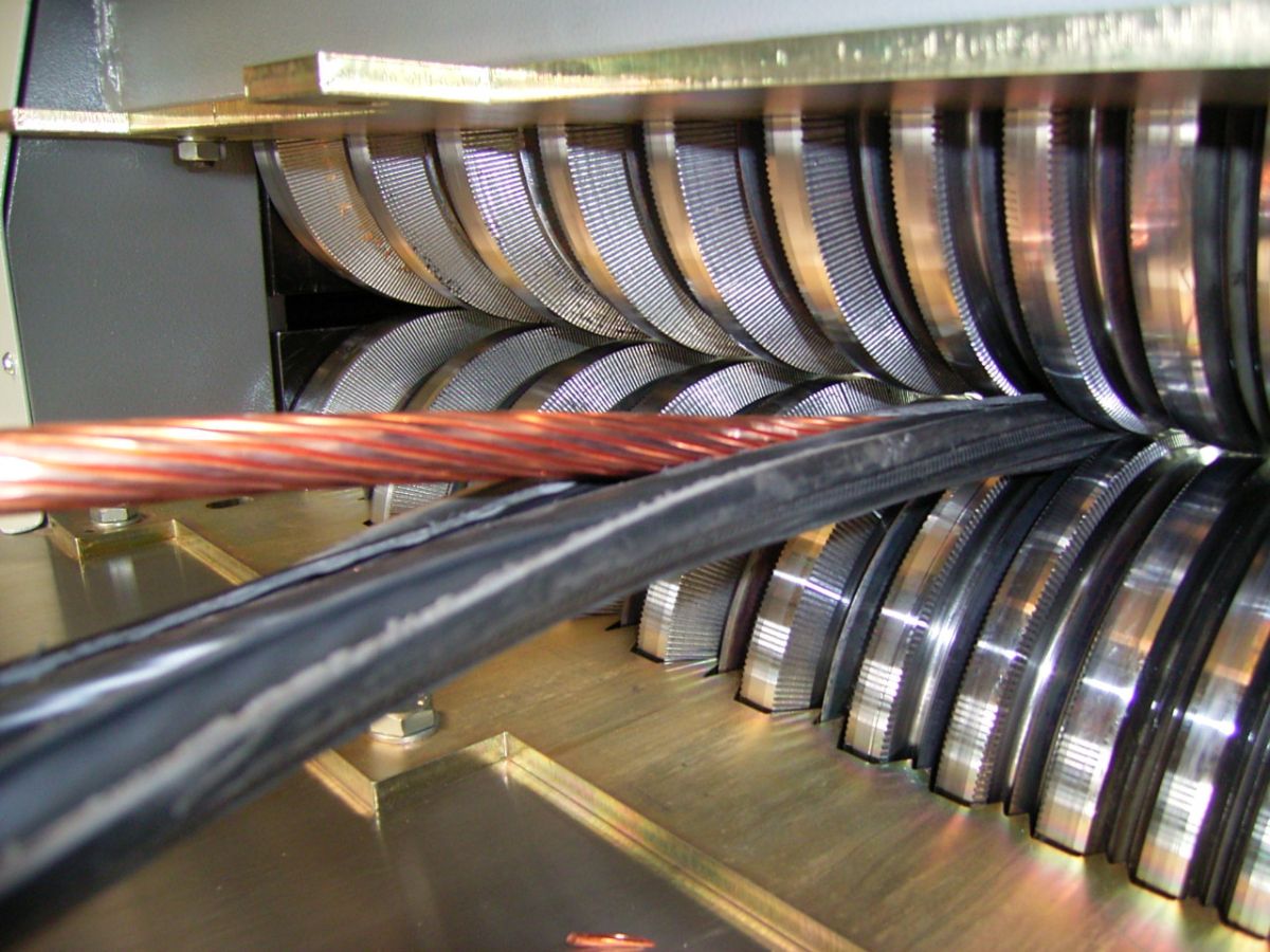 Компания &laquo;Вторкабель&raquo; осуществляет приём кабеля в лом по выгодным для вас ценам.