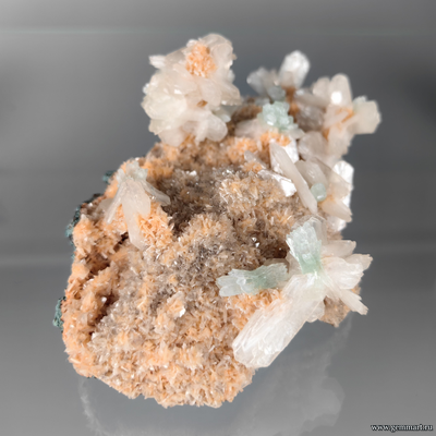 Флюорапофиллит, стильбит, гейландит. 125*80*60мм