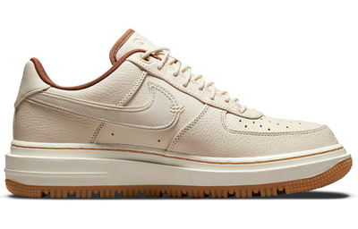 бежевые кроссовки Nike Air Force 1 Luxe Pecan