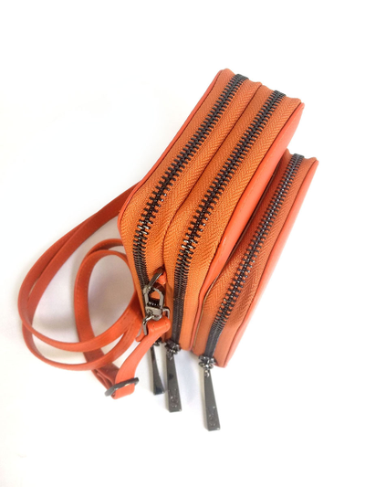 (АРТИКУЛ: 10142/3) СУМКА ЖЕНСКАЯ МАЛЕНЬКАЯ, НАТУРАЛЬНАЯ КОЖА, ЯРКО-ОРАНЖЕВАЯ, ТРИ ОТДЕЛЕНИЯ, С РЕМЕШКОМ ЧЕРЕЗ ПЛЕЧО