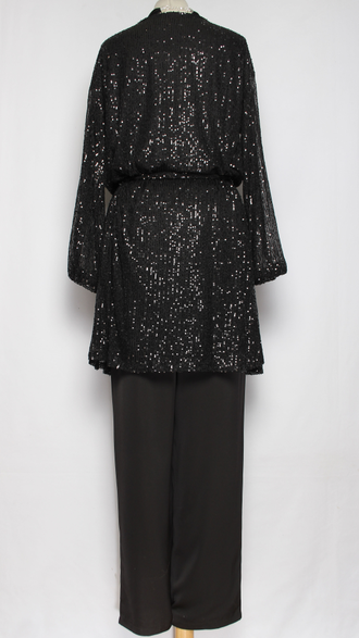 ПЛАТЬЕ-ТУНИКА НАРЯДНОЕ "РАСКЛЕШЕННОЕ ПАЙЕТКИ" черное р.46,50,52,54,58