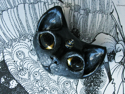 Кошка-Единорожка. Необычная брошь в виде чёрной кошки из полимерной глины