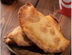 чебурек "по-мюнхенски" с мясом и сыром