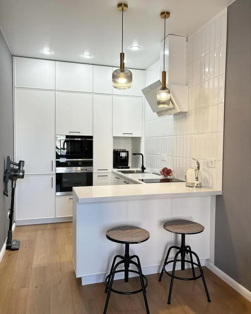 Кухня угловая, 2200*2600. Материал фасадов МДФ. Срок изготовления от 30 рабочих дней. Цена на момент заказа 118000 руб.