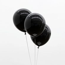 3 черных воздушных шара
