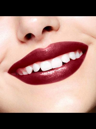 ARTISTRY GO VIBRANT™ Кремовая губная помада 107 Take Charge Red