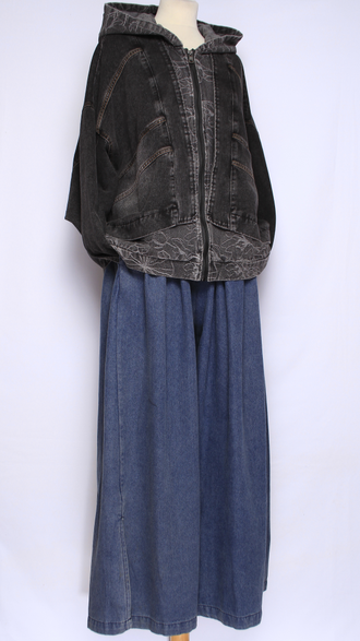 Джинсовка-бомбер "КАПЮШОН" синяя, черная р.48-54